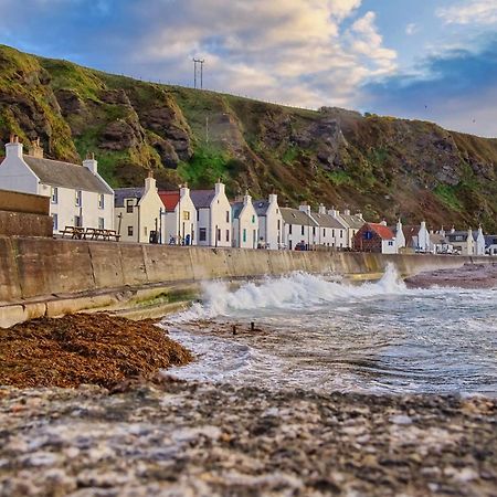 The Pennan Inn Luaran gambar